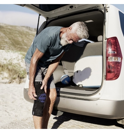 Orthèse de gonarthrose GenuTrain OA noir-bleu