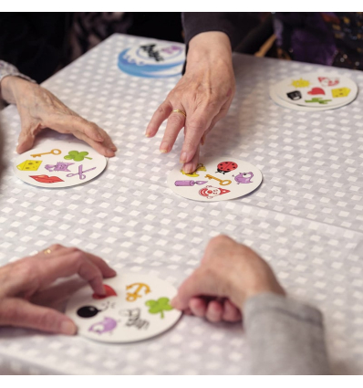 Jeu de société pour personne âgée Dobble Access+