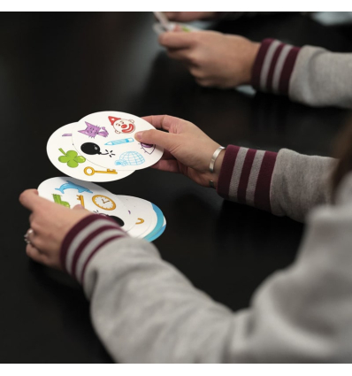 Jeu de société pour personne âgée Dobble Access+