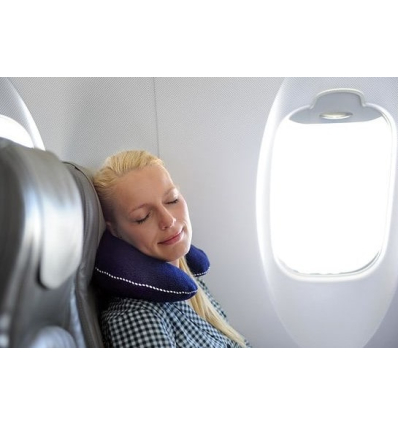 Coussin de voyage Buchi Sissel en avion