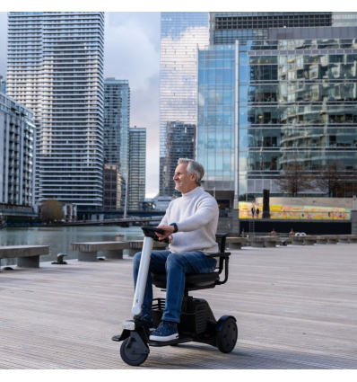 Trottinette électrique 3 roues Whill Model R compact