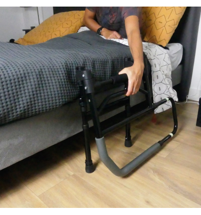 Barrière de lit adulte escamotable et rabattable sur pied