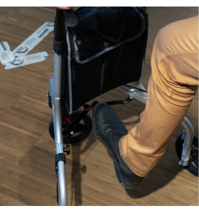 Frein du déambulateur 3 roues ultra léger et pliable avec panier en aluminium