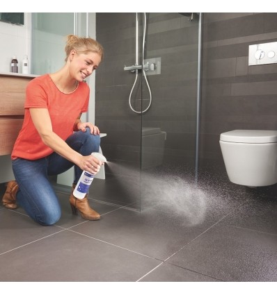 Spray antidérapant pour surface carrelées