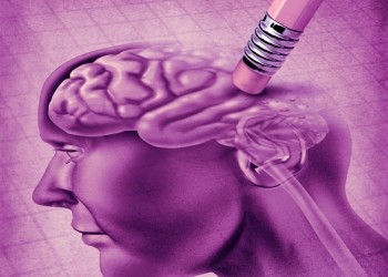 Démence : existe t'il un lien avec notre façon de marcher ?