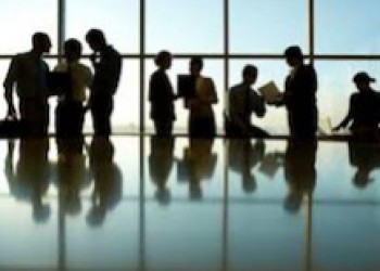 Salariés aidants : un nouveau guide à destination des entreprises