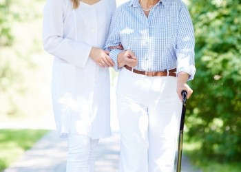 Comment bien choisir sa canne de marche ?