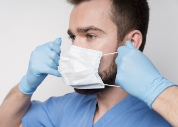 Bien ajuster son masque pour se protéger efficacement !